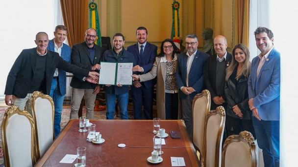 Governo entrega licen&ccedil;a para opera&ccedil;&atilde;o da primeira f&aacute;brica de fertilizante fosfatado natural do Rio Grande do Sul