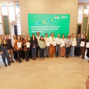 Representantes de diversos empreendimentos recebem licen&ccedil;as ambientais na Expointer 2026